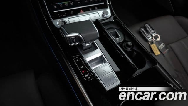 Audi A8 2023 — Şəkil 9/20