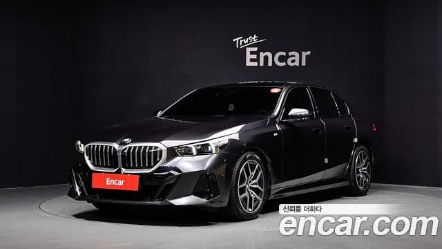 BMW 5 Series 2025 — ფოტო 1/20
