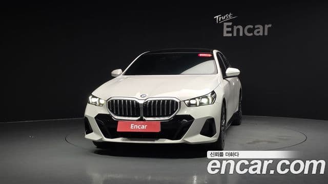 BMW 5 Series 2025 — ფოტო 3/20