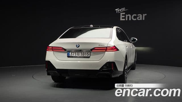 BMW 5 Series 2025 — ფოტო 4/20