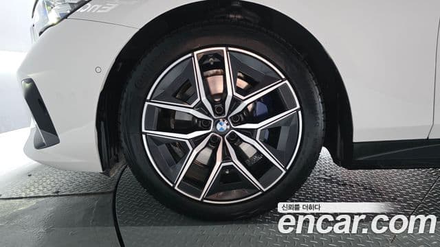 BMW 5 Series 2025 — ფოტო 5/20