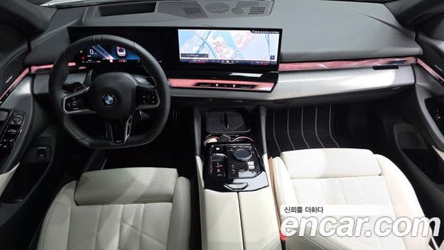BMW 5 Series 2025 — ფოტო 7/20