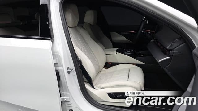 BMW 5 Series 2025 — ფოტო 12/20