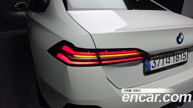 BMW 5 Series 2025 — Photo 30/37