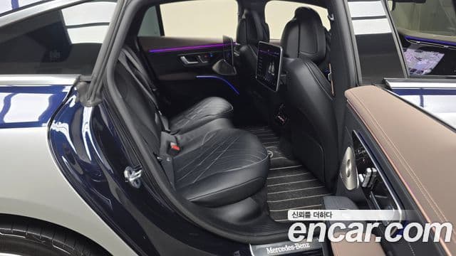 Mercedes-Benz EQS 2023 — Photo 15/36