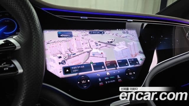 Mercedes-Benz EQS 2023 — Photo 28/36