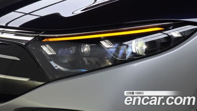 Mercedes-Benz EQS 2023 — Photo 33/36