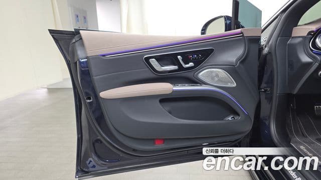 Mercedes-Benz EQS 2023 — Photo 3/36