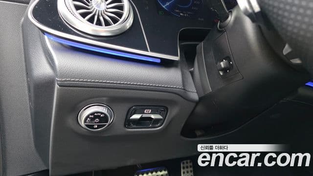 Mercedes-Benz EQS 2023 — Photo 21/36