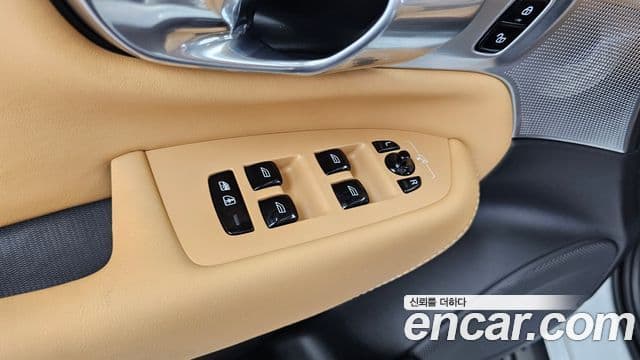 Volvo XC90 2024 — Photo 16/34
