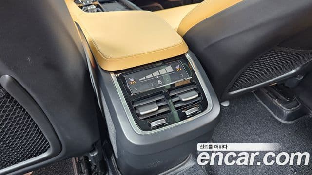 Volvo XC90 2024 — Photo 15/34