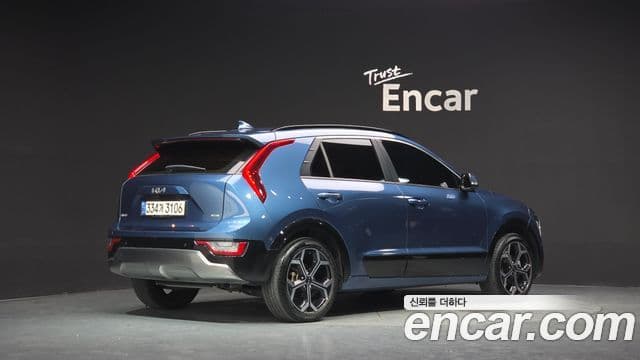 Kia Niro 2022 — ფოტო 2/20