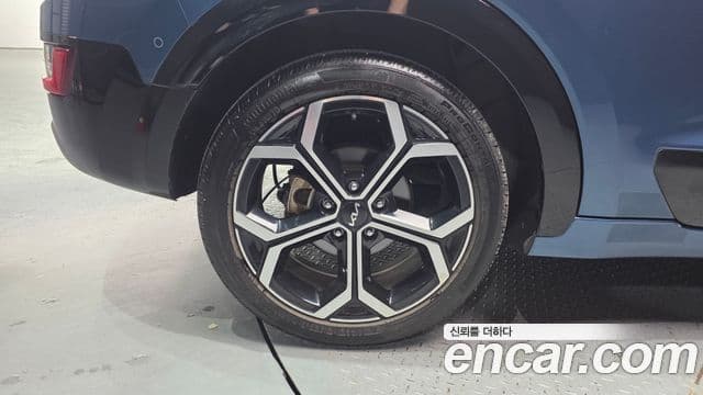 Kia Niro 2022 — ფოტო 5/20