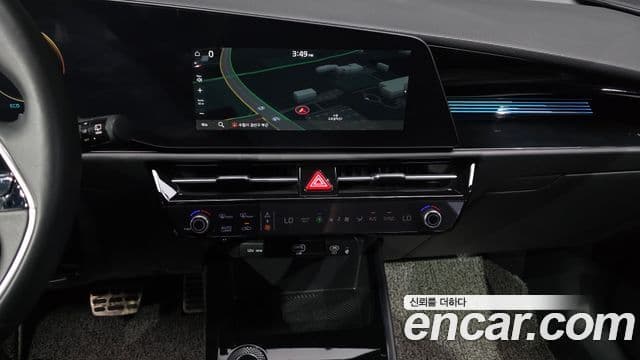 Kia Niro 2022 — ფოტო 13/20