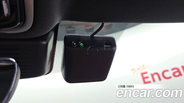 Land Rover Range Rover Velar 2023 — Photo 38/38