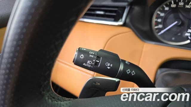 Land Rover Range Rover Velar 2023 — Photo 14/38