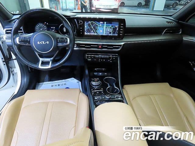 Kia K5 2022 — ფოტო 8/20