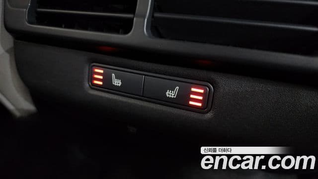 Land Rover Range Rover Evoque 2019 — ფოტო 19/20