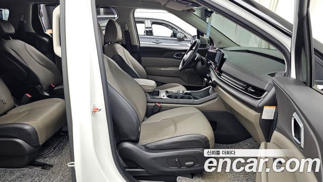 Kia Carnival 2024 — ფოტო 10/20