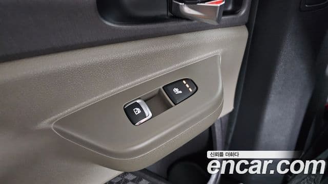 Kia Carnival 2024 — ფოტო 18/20