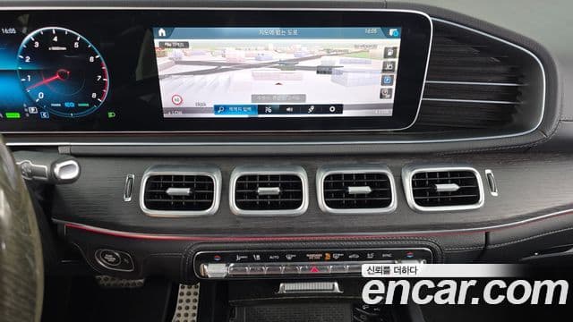 Mercedes-Benz GLS-Class 2021 — ფოტო 14/20
