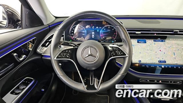 Mercedes-Benz E-Class 2024 — фото 13 из 20