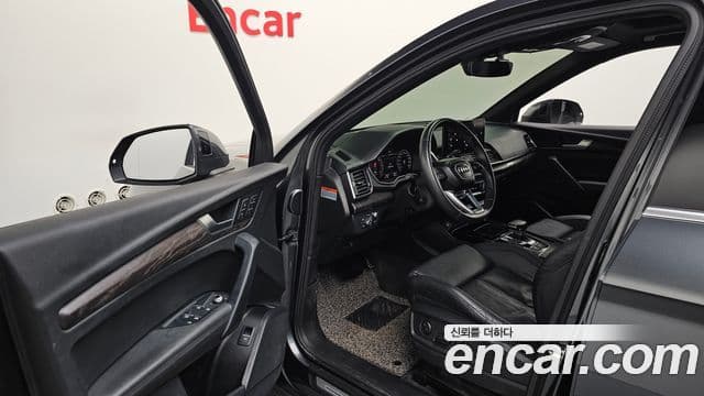 Audi Q5 2023 — Şəkil 10/20