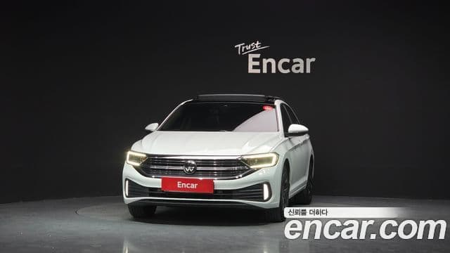 Volkswagen Jetta 2023 — ფოტო 3/20