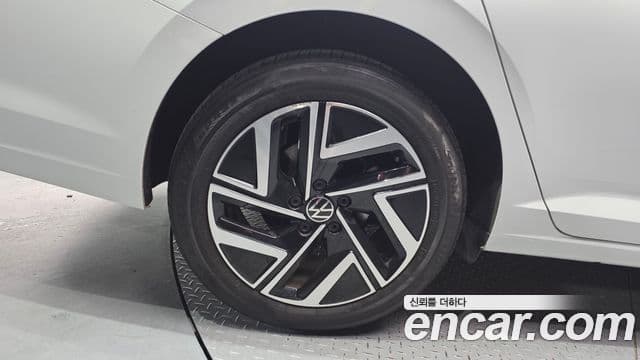 Volkswagen Jetta 2023 — Şəkil 5/20