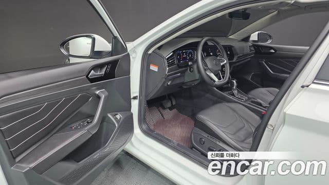 Volkswagen Jetta 2023 — ფოტო 10/20