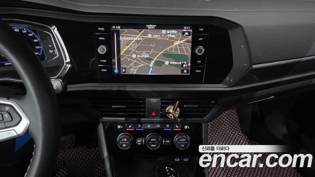 Volkswagen Jetta 2023 — Şəkil 13/20