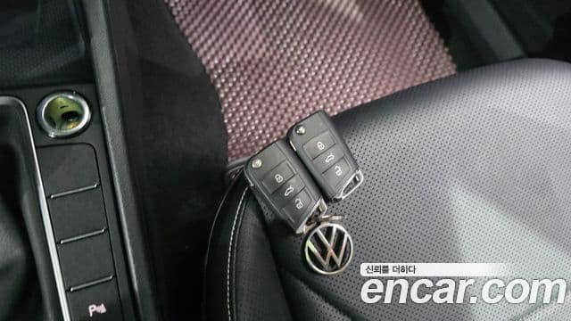 Volkswagen Jetta 2023 — ფოტო 15/20