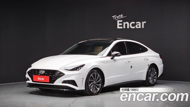 Hyundai Sonata 2019 — Фото 1/20