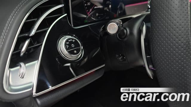 Mercedes-Benz E-Class 2025 — Photo 26/31