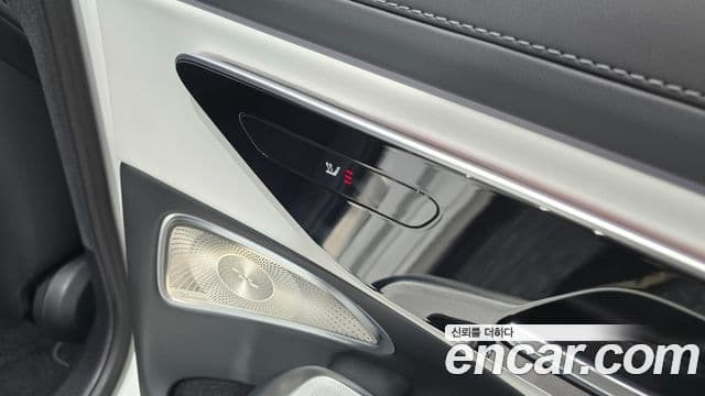 Mercedes-Benz E-Class 2025 — Photo 31/31