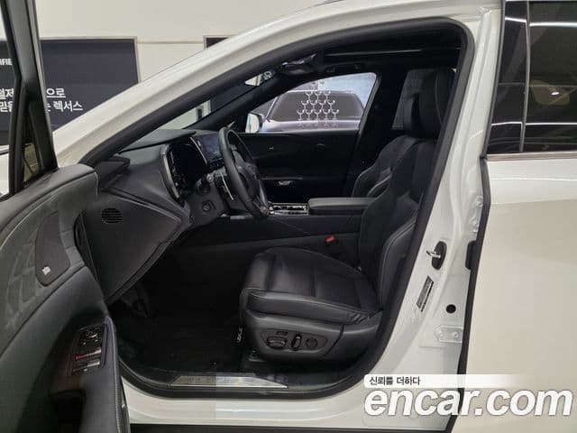 Lexus RX350h 2025 — Photo 8/16