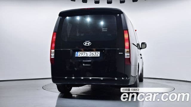 Hyundai Staria 2025 — фото 4 из 20