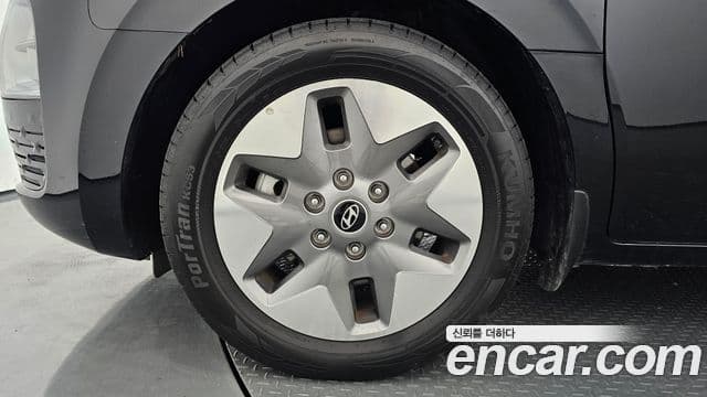 Hyundai Staria 2025 — фото 5 из 20