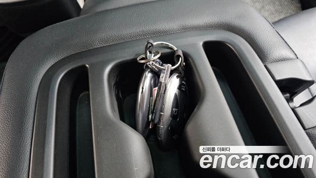 Hyundai Staria 2025 — фото 16 из 20