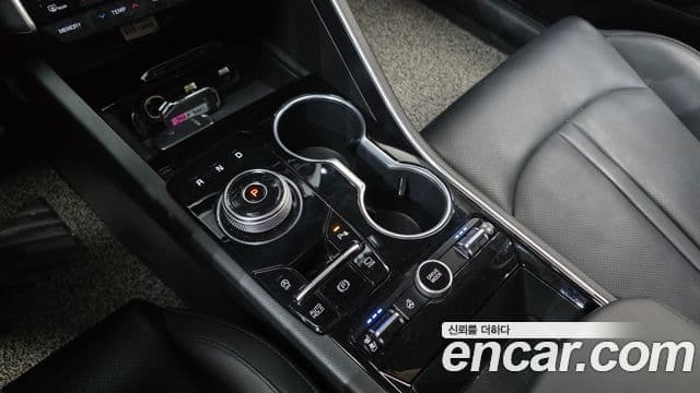 Kia K5 2022 — ფოტო 7/20