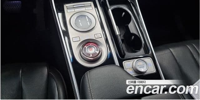 Genesis GV80 2020 — ფოტო 13/17
