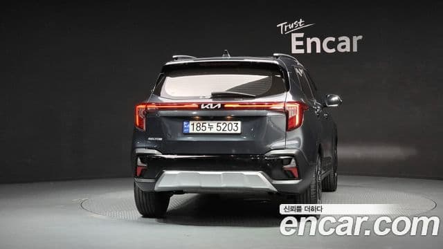 Kia Seltos 2023 — ფოტო 3/20