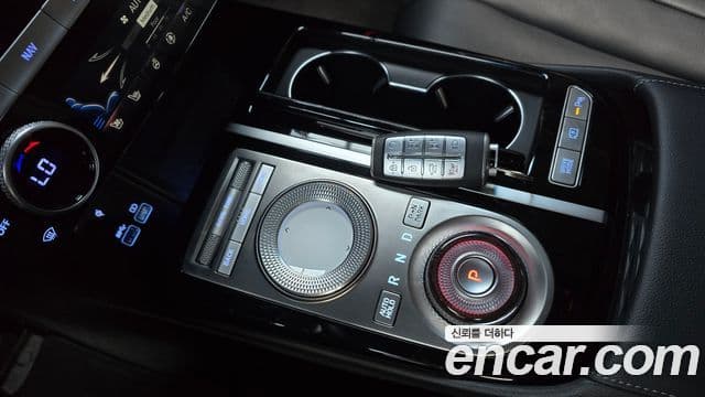 Genesis Electrified G80 2022 — Şəkil 9/20