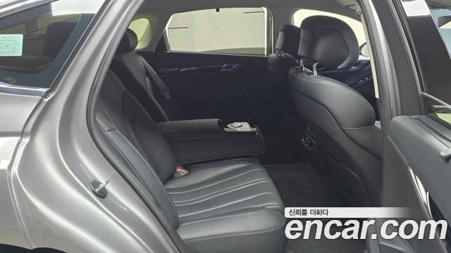 Genesis Electrified G80 2022 — Şəkil 11/20