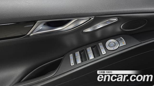 Genesis Electrified G80 2022 — Şəkil 19/20