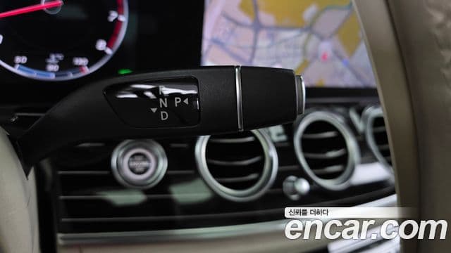 Mercedes-Benz E-Class 2019 — ფოტო 11/20