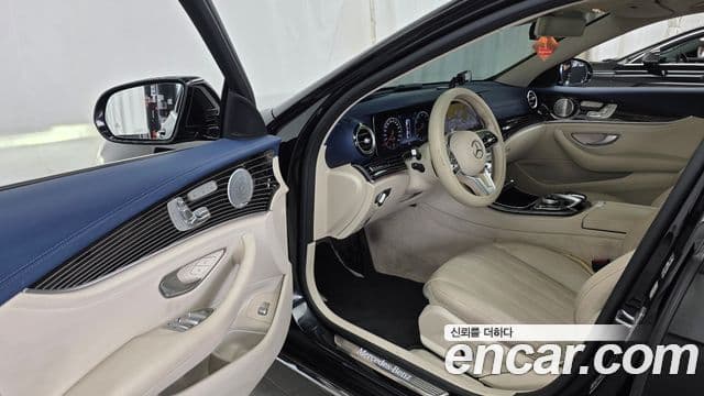 Mercedes-Benz E-Class 2019 — ფოტო 5/20