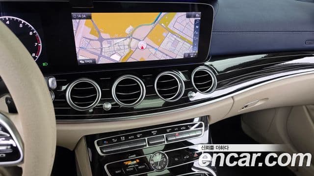 Mercedes-Benz E-Class 2019 — ფოტო 4/20