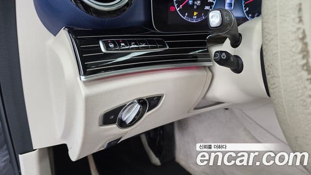 Mercedes-Benz E-Class 2019 — ფოტო 12/20