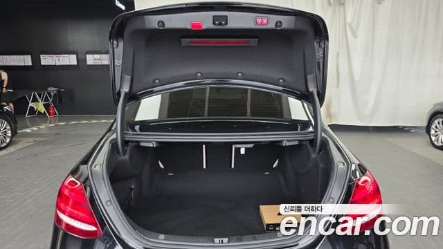 Mercedes-Benz E-Class 2019 — ფოტო 15/20